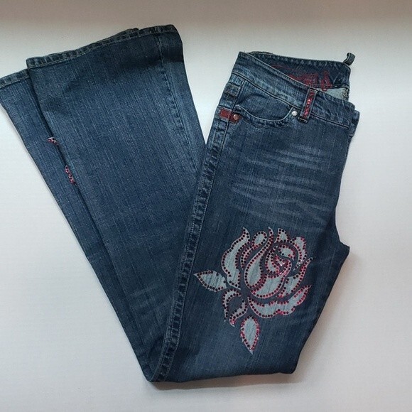 Western Denim Bank Women’s Flare Jeans Flower Bedazzling Medium Wash Size 30 - Picture 2 of 13